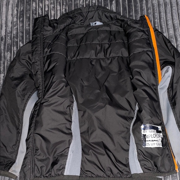 The North Face Kids Jacket - Black and Gray - Picture 5 of 5